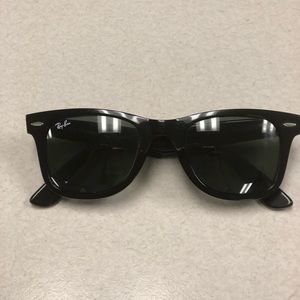Ray ban black wayfarers